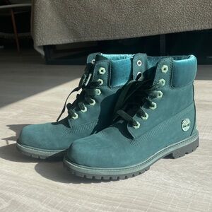 Timberland Forest Green Velvet Boots (Womens)